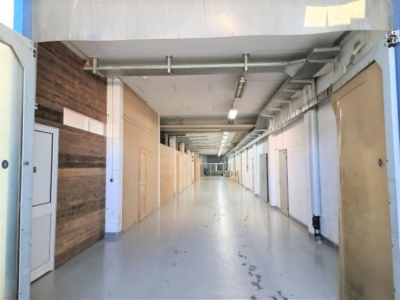 NOUVEAU PRIX DE VENTE - Complexe industriel de 4'554 m² totalement rénové et loué à 33 entreprises 13