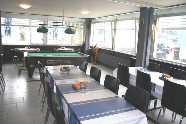 NOUVEAU PRIX DE VENTE - Complexe industriel de 4'554 m² totalement rénové et loué à 33 entreprises 21