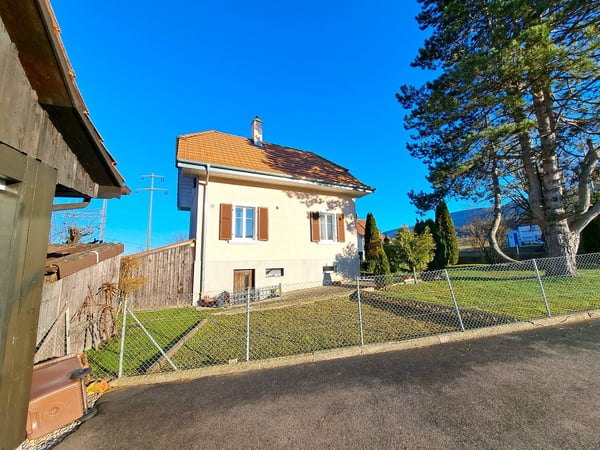 TRES GROSSE BAISSE DU PRIX DE VENTE - Plaisante maison familiale de 5,5 pièces totalement rénovée 14