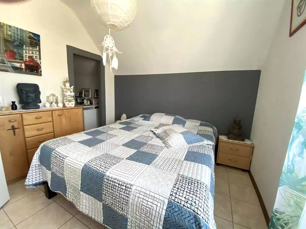 TRES GROSSE BAISSE DU PRIX DE VENTE - Plaisante maison familiale de 5,5 pièces totalement rénovée 24