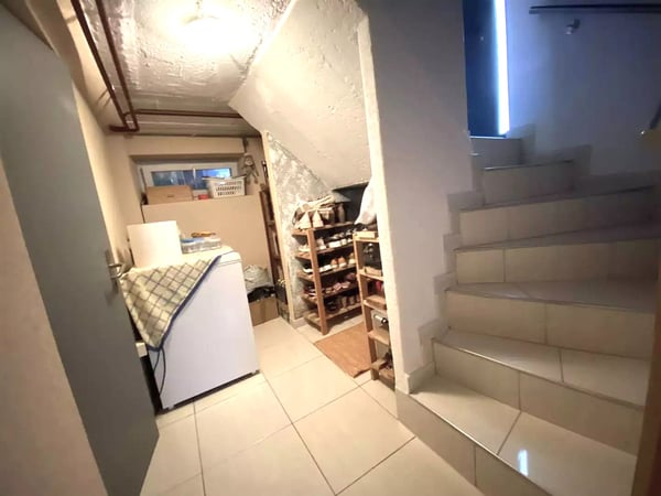 TRES GROSSE BAISSE DU PRIX DE VENTE - Plaisante maison familiale de 5,5 pièces totalement rénovée 30