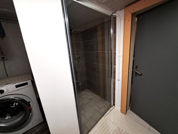 TRES GROSSE BAISSE DU PRIX DE VENTE - Plaisante maison familiale de 5,5 pièces totalement rénovée 34
