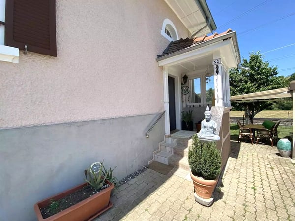 TRES GROSSE BAISSE DU PRIX DE VENTE - Plaisante maison familiale de 5,5 pièces totalement rénovée 16