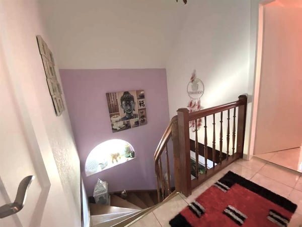 TRES GROSSE BAISSE DU PRIX DE VENTE - Plaisante maison familiale de 5,5 pièces totalement rénovée 25