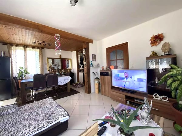 TRES GROSSE BAISSE DU PRIX DE VENTE - Plaisante maison familiale de 5,5 pièces totalement rénovée 18