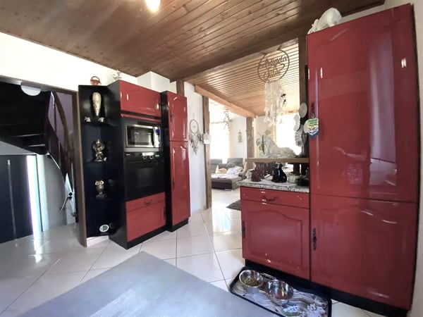 TRES GROSSE BAISSE DU PRIX DE VENTE - Plaisante maison familiale de 5,5 pièces totalement rénovée 20