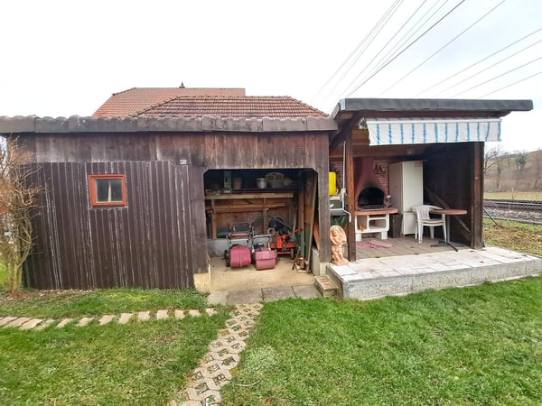 TRES GROSSE BAISSE DU PRIX DE VENTE - Plaisante maison familiale de 5,5 pièces totalement rénovée 38