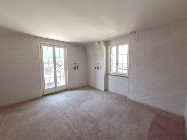 GROSSE BAISSE DU PRIX DE VENTE - Grande maison familiale de 7,5 pièces bien située avec garage 14