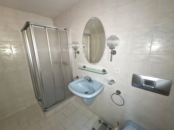 GROSSE BAISSE DU PRIX DE VENTE - Grande maison familiale de 7,5 pièces bien située avec garage 12