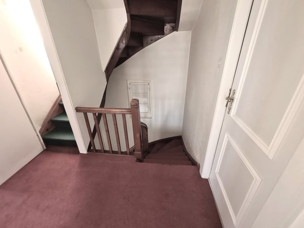 GROSSE BAISSE DU PRIX DE VENTE - Grande maison familiale de 7,5 pièces bien située avec garage 16