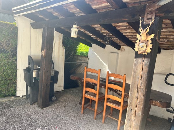 Joli immeuble à rendement bien entretenu comprenant 6 appartements, 1 atelier et 3 garages 17