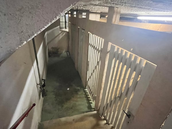 Joli immeuble à rendement bien entretenu comprenant 6 appartements, 1 atelier et 3 garages 45