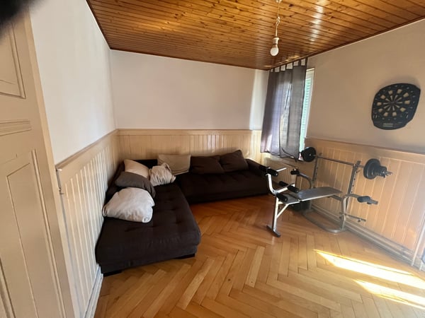 Joli immeuble à rendement bien entretenu comprenant 6 appartements, 1 atelier et 3 garages 12