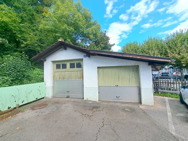 Joli immeuble à rendement bien entretenu comprenant 6 appartements, 1 atelier et 3 garages 6