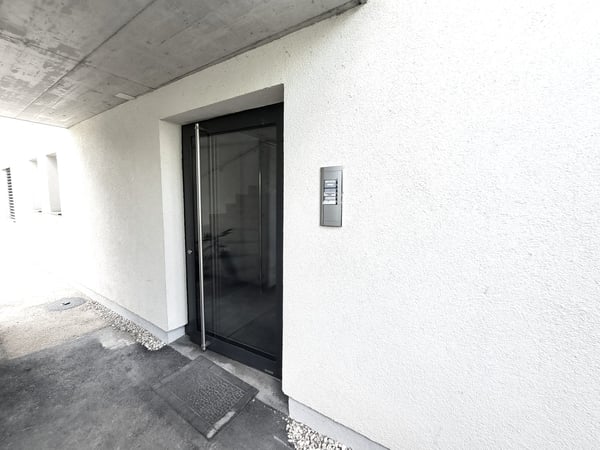 Joli et récent immeuble à rendement en excellent état de 6 appartements de 1.5 pièces loués 13