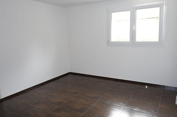 Joli appartement de 4,5 pièces en PPE idéalement situé et au calme vendu à un prix très raisonnable 13