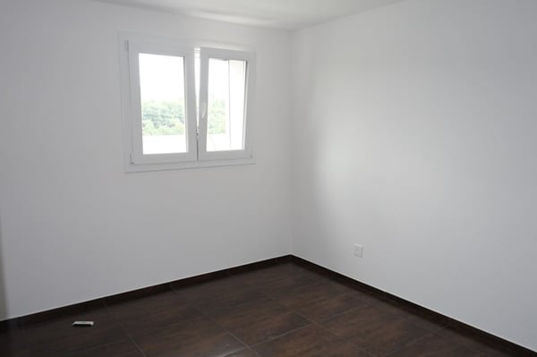 Joli appartement de 4,5 pièces en PPE idéalement situé et au calme vendu à un prix très raisonnable 15