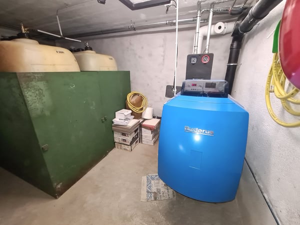 EXCEPTIONNEL ! - Magnifique ferme franc-montagnarde rénovée avec habitation et salle de spectacle 54