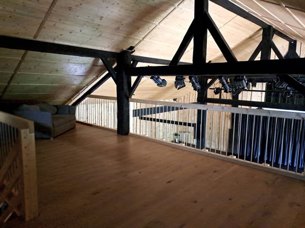 EXCEPTIONNEL ! - Magnifique ferme franc-montagnarde rénovée avec habitation et salle de spectacle 41