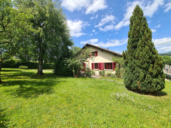 BASSECOURT - Charmante villa de 6,5 pièces à rénover idéalement bien située sur une jolie parcelle 10