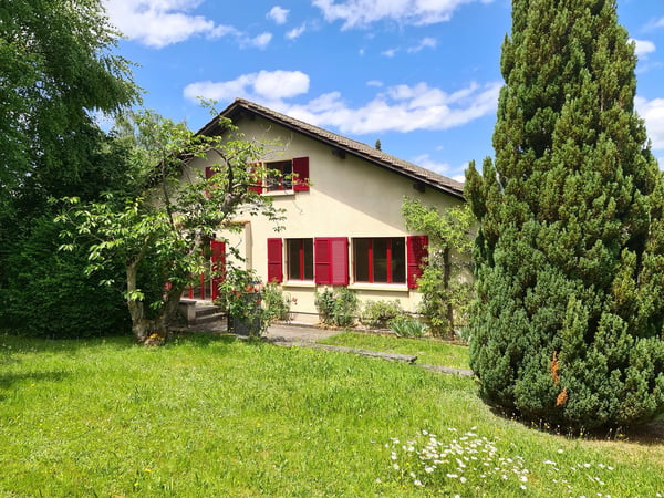 BASSECOURT - Charmante villa de 6,5 pièces à rénover idéalement bien située sur une jolie parcelle 2