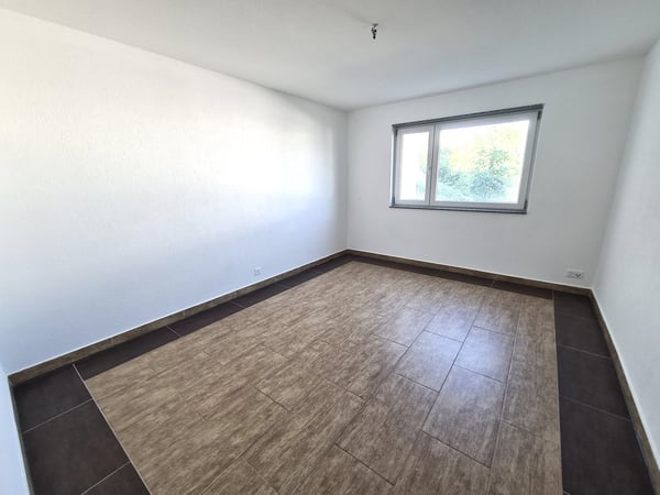 Très jolie et spacieuse villa idéalement bien située comprenant 3 appartements 20
