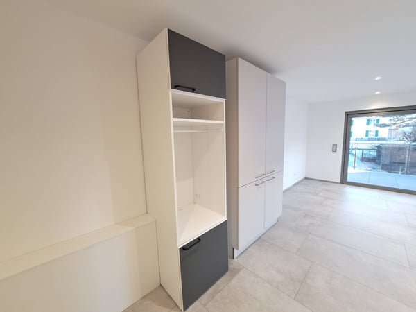 A louer magnifique appart. de 2,5 pièces dans immeuble comme neuf avec place de parc dans le garage 4