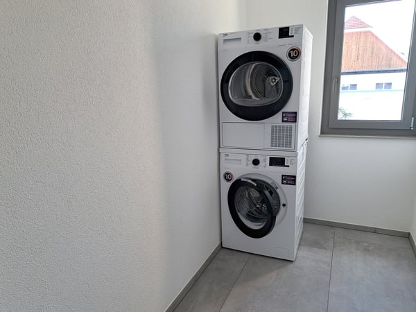 A louer magnifique appart. de 2,5 pièces dans immeuble comme neuf avec place de parc dans le garage 9