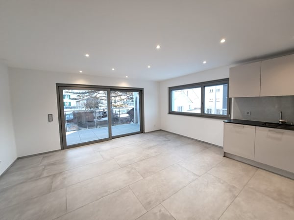 A louer magnifique appart. de 2,5 pièces dans immeuble comme neuf avec place de parc dans le garage 5