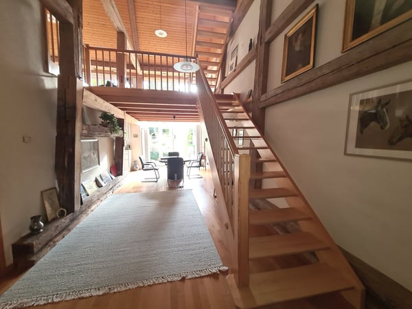 BIEN IMMOBILIER EXCEPTIONNEL - Grandiose maison villageoise de 2 appart. sur une grande parcelle 18