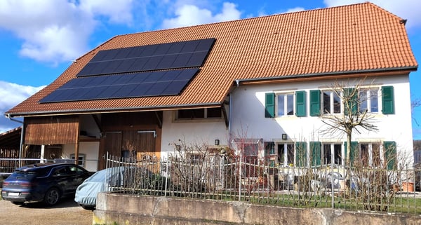 Offre exceptionnelle et très rare - Magnifique ferme villageoise totalement rénovée sur 4'385 m² 2