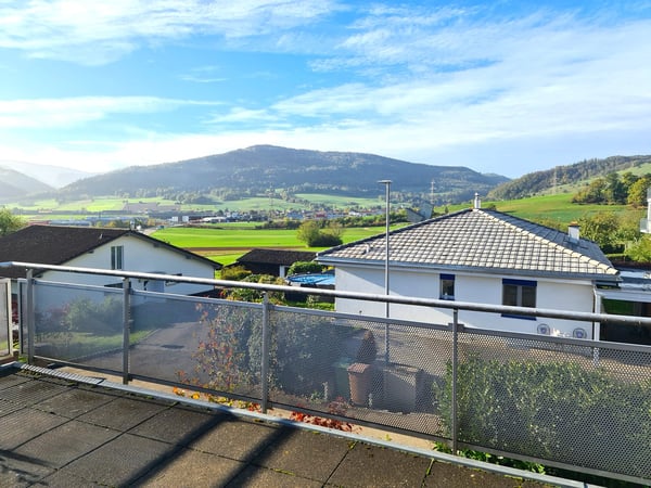 Jolie villa idéalement bien située et au calme avec un bon dégagement 15