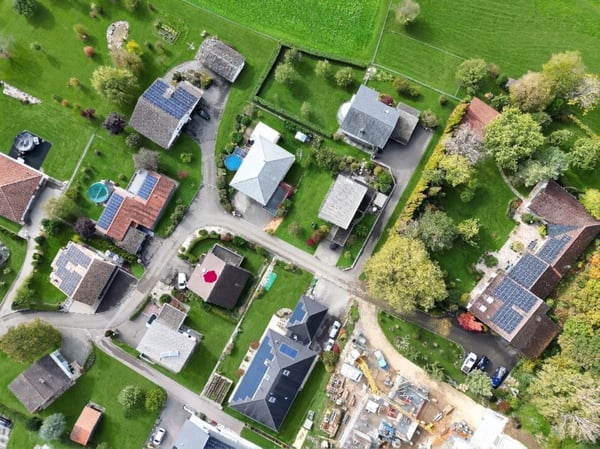 Jolie villa idéalement bien située et au calme avec un bon dégagement 11