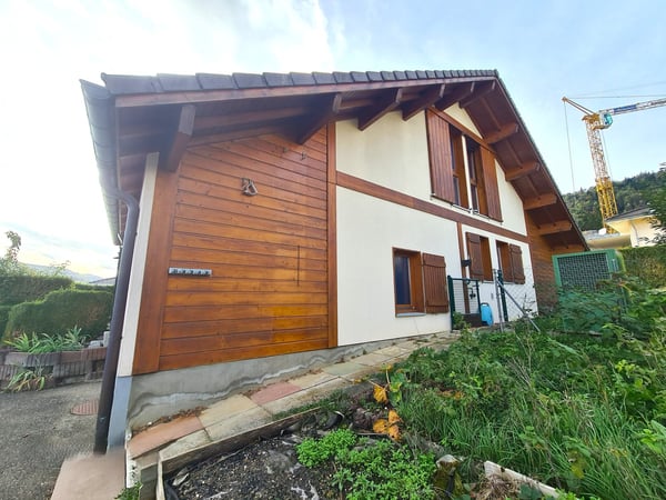 Jolie villa idéalement bien située et au calme avec un bon dégagement 5