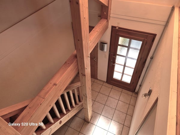 Jolie villa idéalement bien située et au calme avec un bon dégagement 27