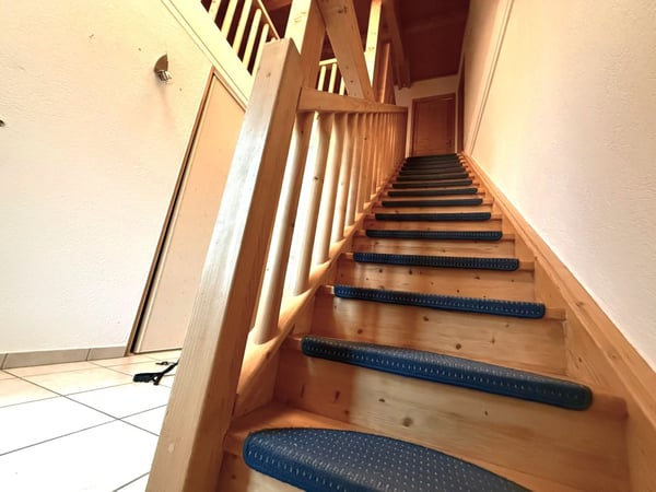 Jolie villa idéalement bien située et au calme avec un bon dégagement 26