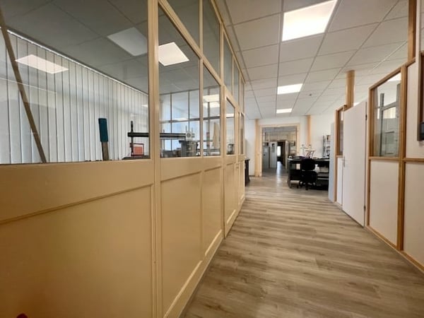 A vendre ! Très bel Immeuble mixte, avec 14 garages et 18 places de parc 5