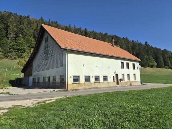 Réservé !  ferme aux volumes généreux 4