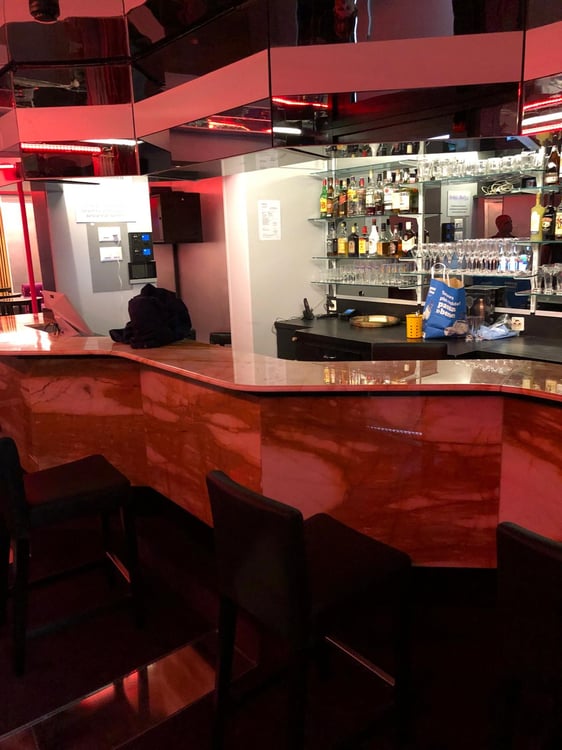 Bar avec fond de commerce 3