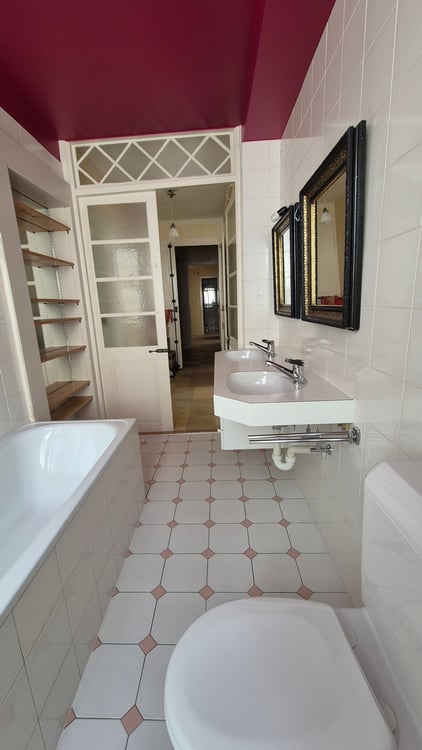 Grand 1.5 pièces avec cachet situé en centre-ville. 8