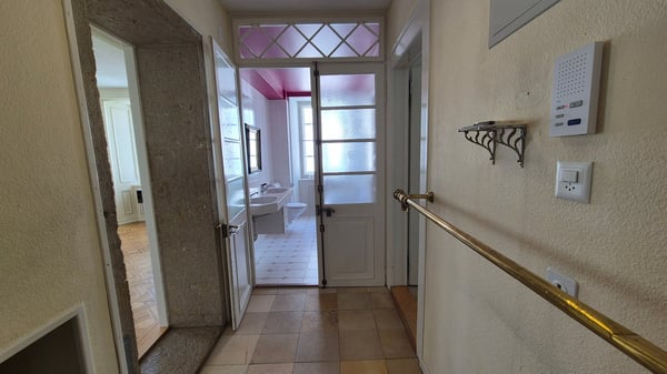 Grand 1.5 pièces avec cachet situé en centre-ville. 9