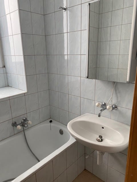 Spacieux appartement de 1.5 pièces à La Chaux-de-Fonds 7