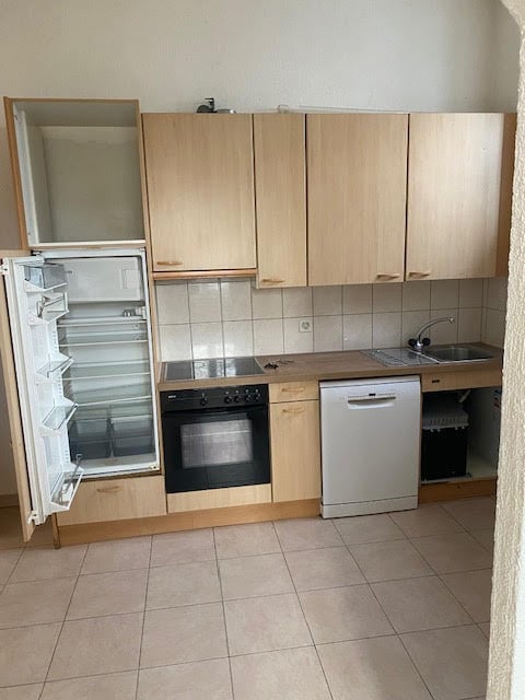 Spacieux appartement de 1.5 pièces à La Chaux-de-Fonds 8