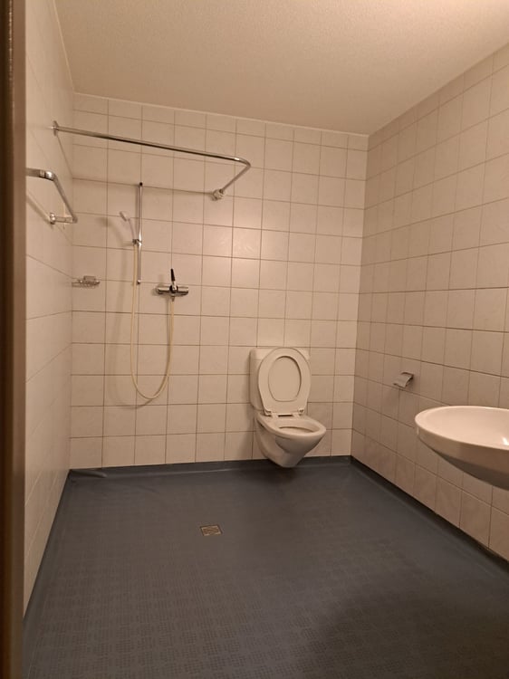 Appartement lumineux de 2 pièces avec balcon au Locle 3