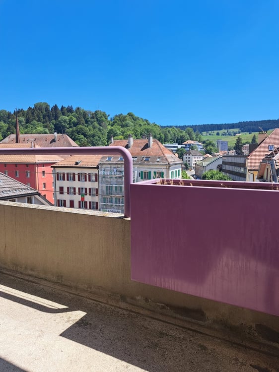 Appartement lumineux de 2 pièces avec balcon au Locle 11