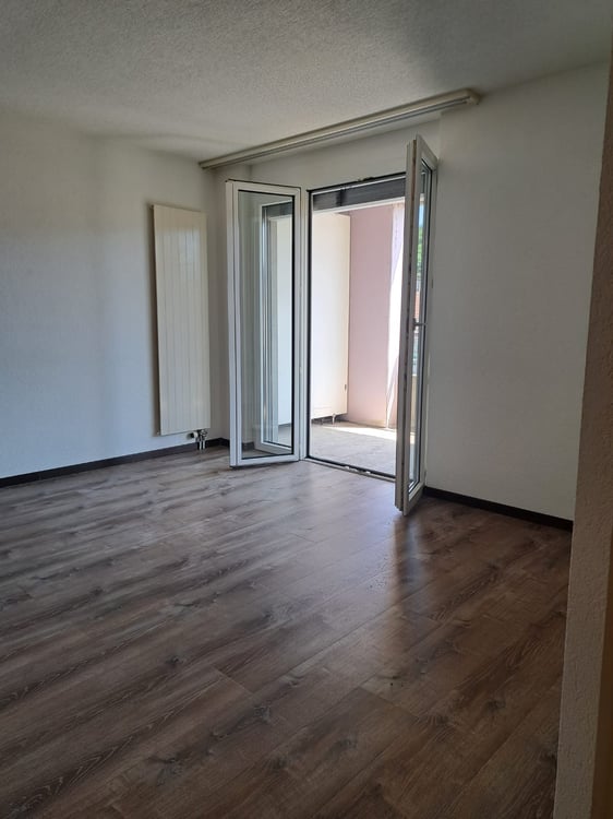 Appartement lumineux de 2 pièces avec balcon au Locle 7