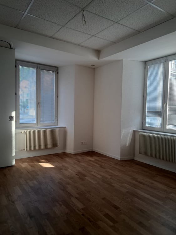Bel appartement de 4 pièces au rez-de-chaussée surélevé au Locle 10