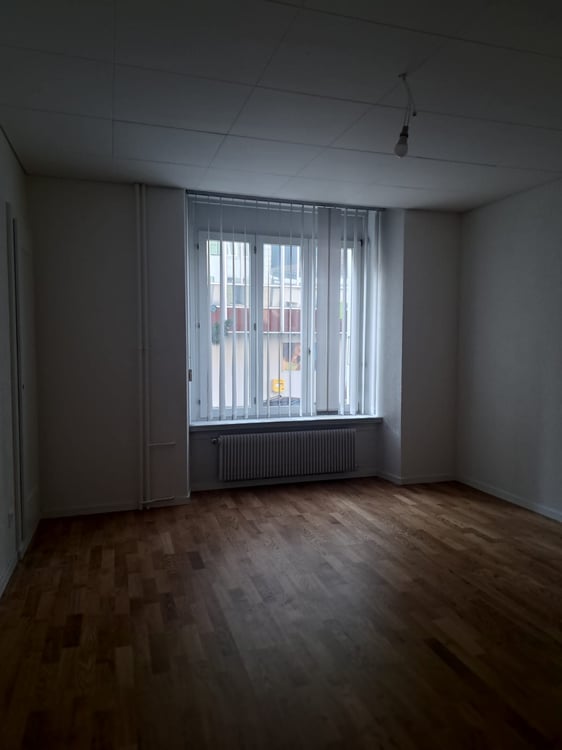 Bel appartement de 4 pièces au rez-de-chaussée surélevé au Locle 11