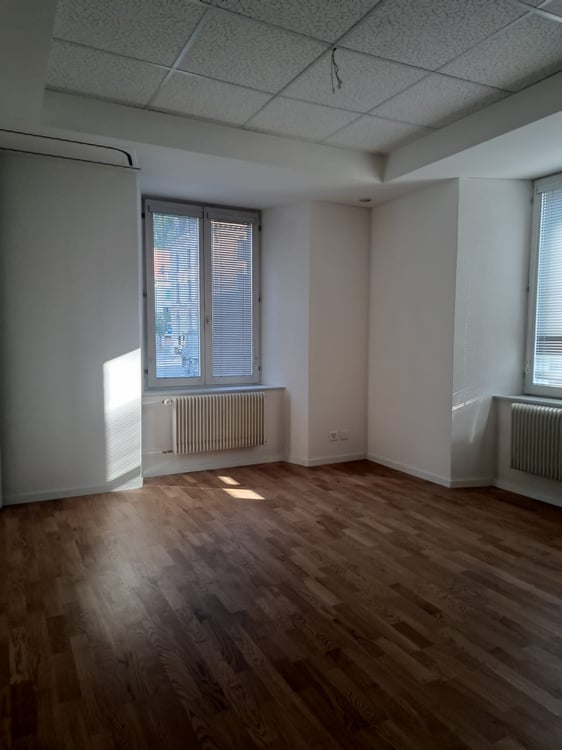 Bel appartement de 4 pièces au rez-de-chaussée surélevé au Locle 7