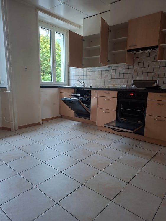 Spacieuse maison de 9 pièces à louer à La Chaux-de-Fonds 16